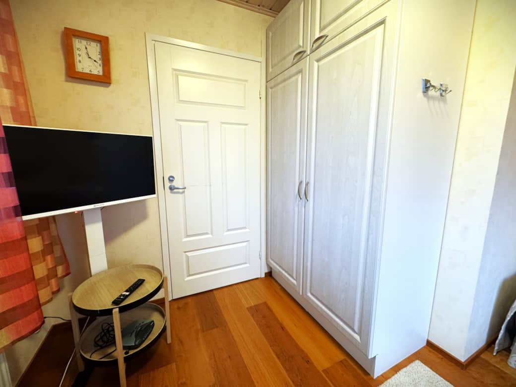 Kettu room has clothes cupboard to store your clothes. Kettu room has clothes cupboard to store your clothes.