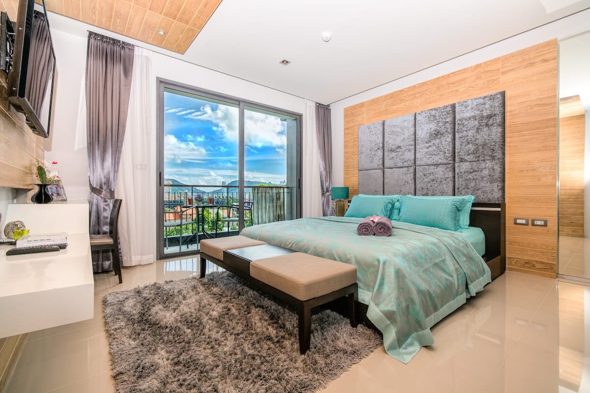 RK067 Stylish Studio with Scenic Cityscape @ Patong
