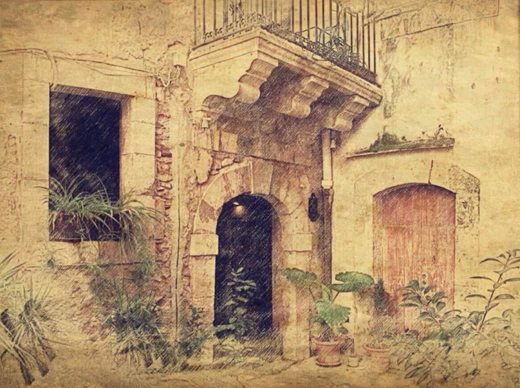 The balcony overlooks the charming courtyard ... The balcony overlooks the charming courtyard ...