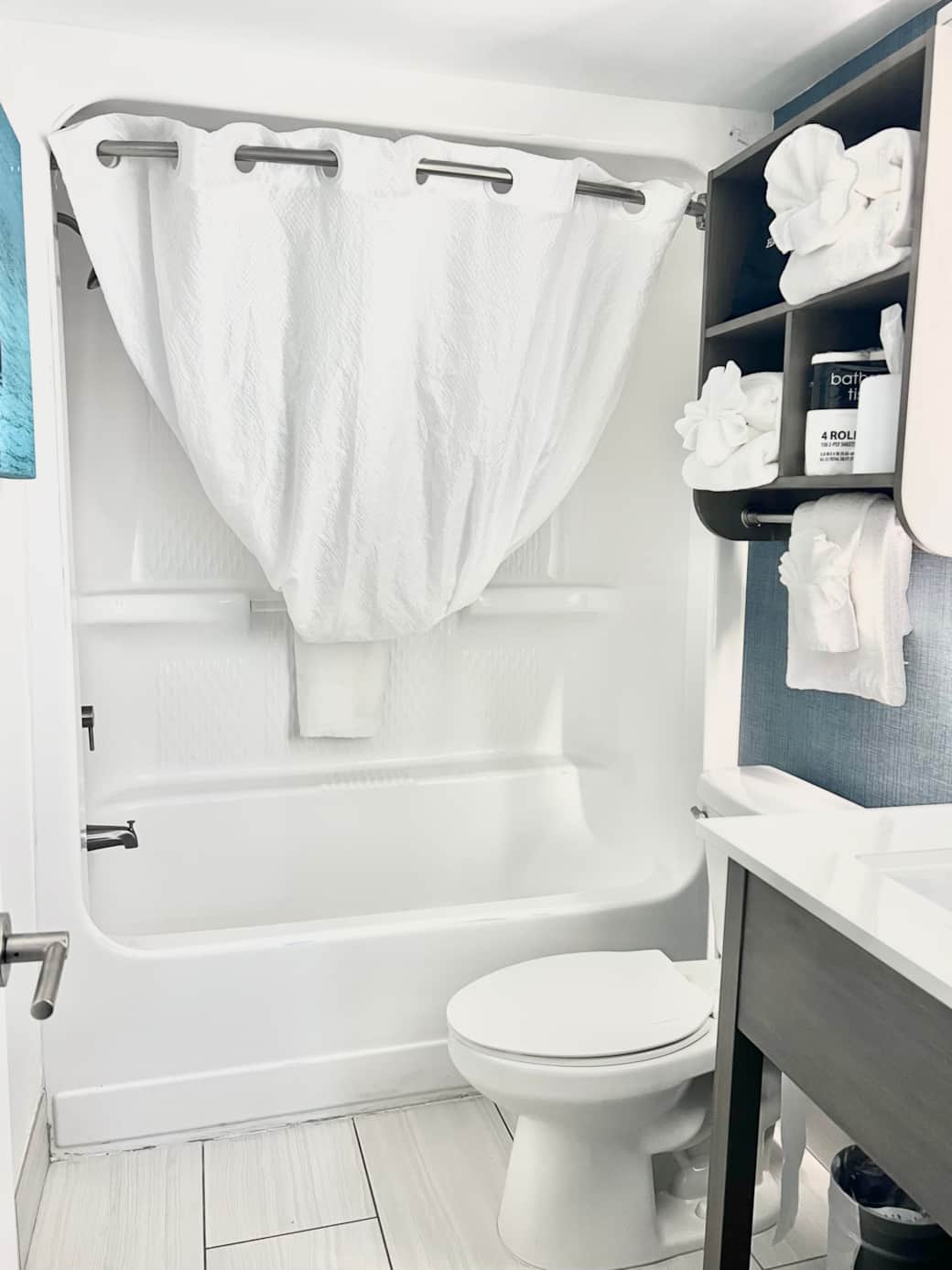 Full bathroom 