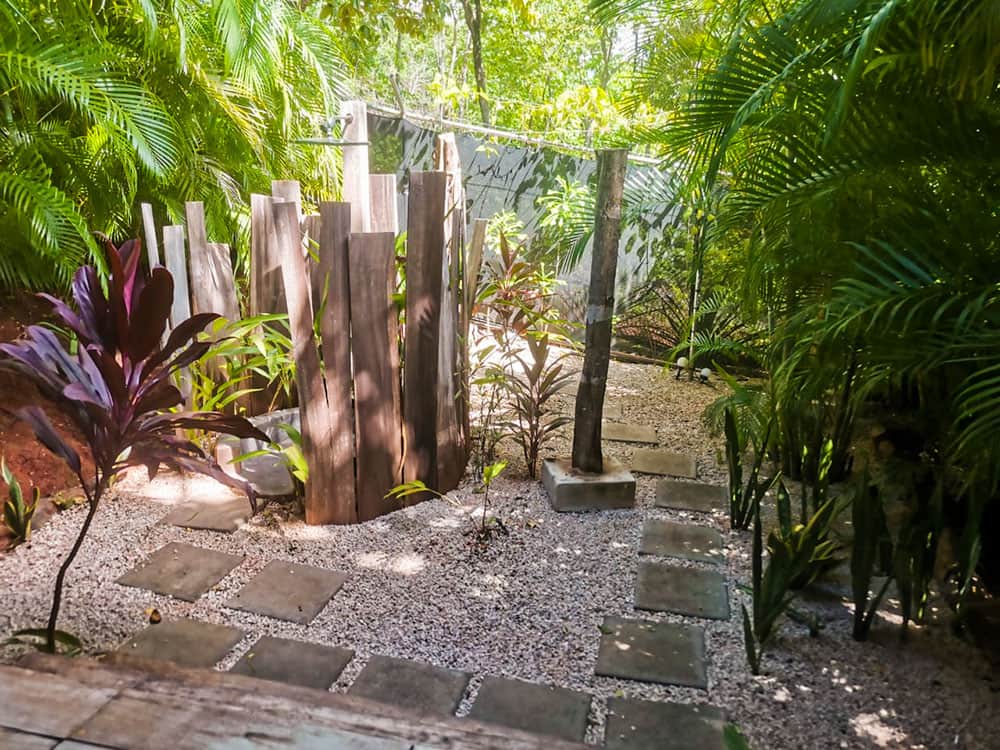 Glamping costa rica flor y bambu playa grande casita de madera ananda 2