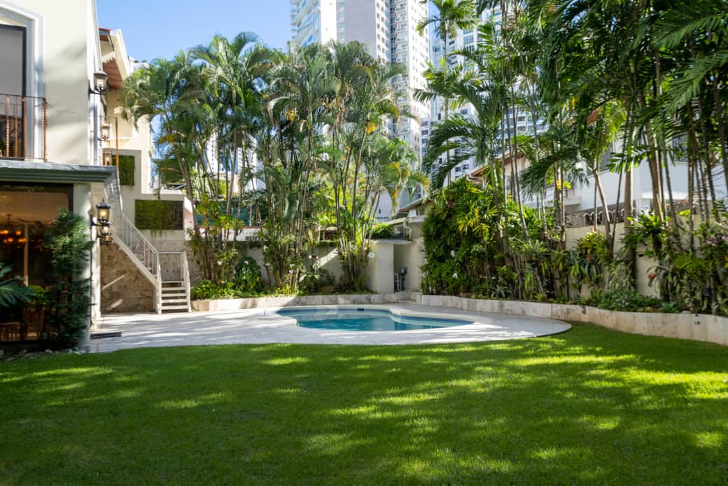 Pool & Garden