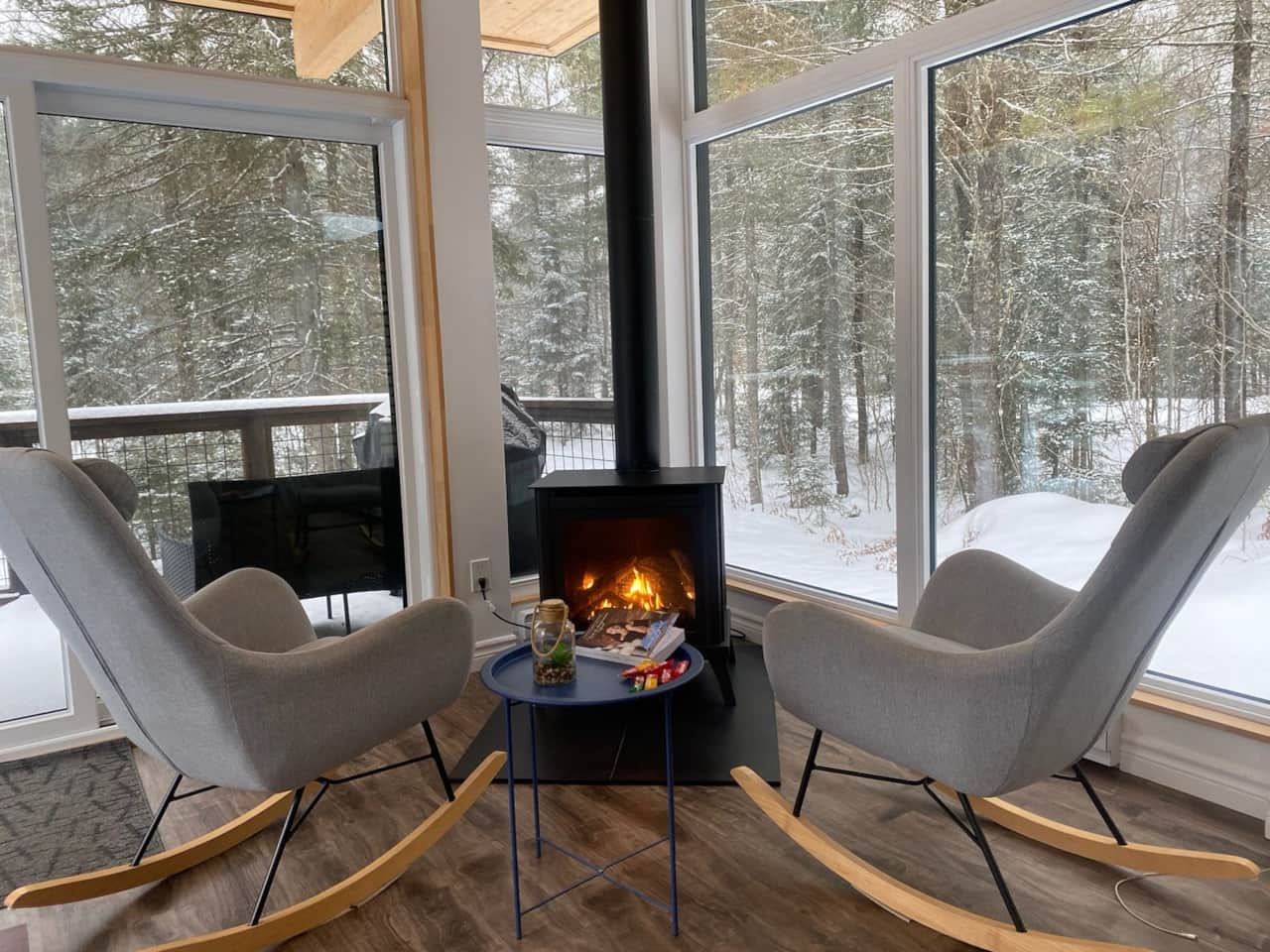 Poêle chaleureux au propane, parfait pour les soirées cocooning