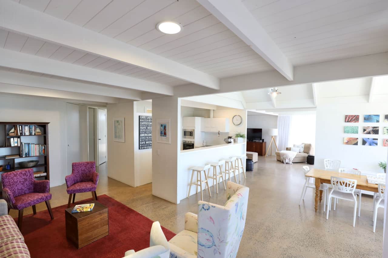 Robe Accommodation Robe on the Beach Sleeps 10
