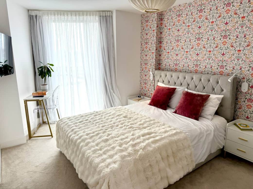 The master bedroom offers a king-size bed, 43” TV and elegant modern design. With its own ensuite bathroom featuring a walk-in shower, it’s a private retreat that combines comfort and style – perfect for relaxing after a busy London day. The master bedroom offers a king-size bed, 43” TV and elegant modern design. With its own ensuite bathroom featuring a walk-in shower, it’s a private retreat that combines comfort and style – perfect for relaxing after a busy London day.