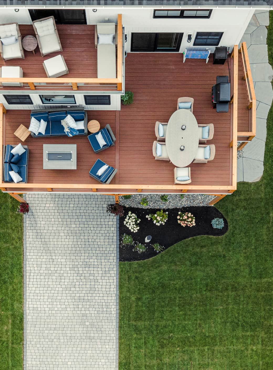 Indoor/Outdoor Living at its finest Indoor/Outdoor Living at its finest