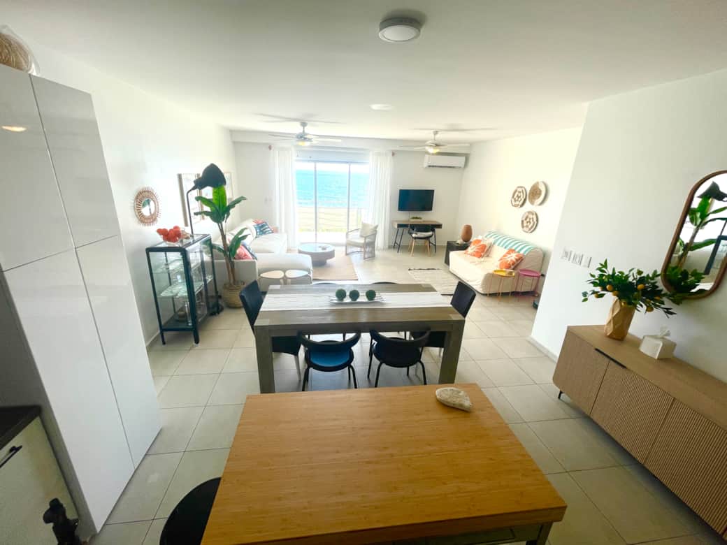 Ocean view even from kitchen! Spacious and fully air conditioned