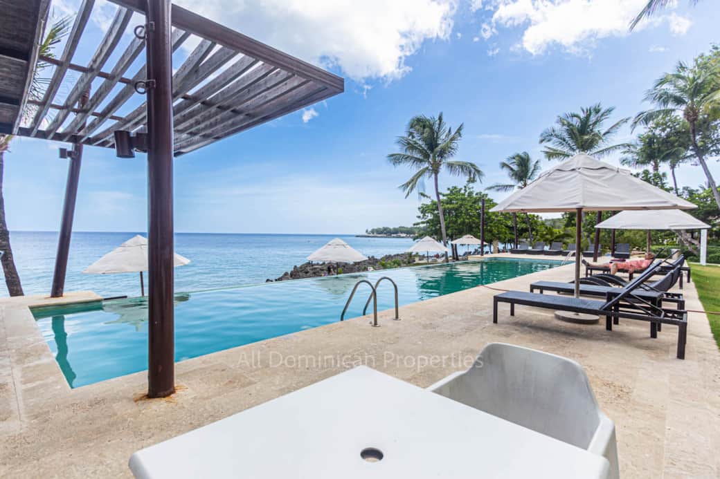 Infiniti Pool