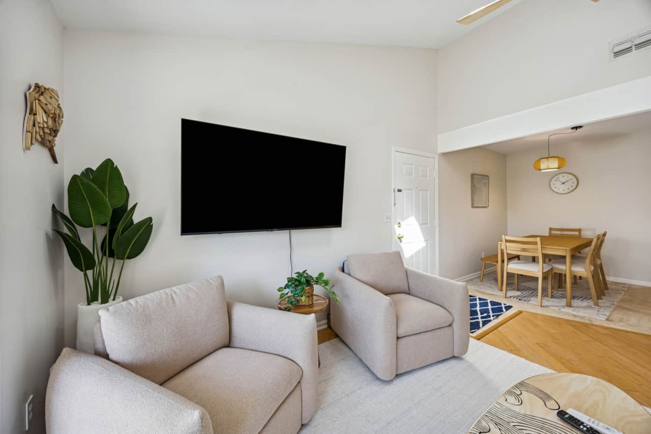 A6 Forest Ridge - Living Area 4