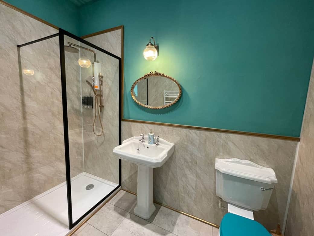 En suite. 