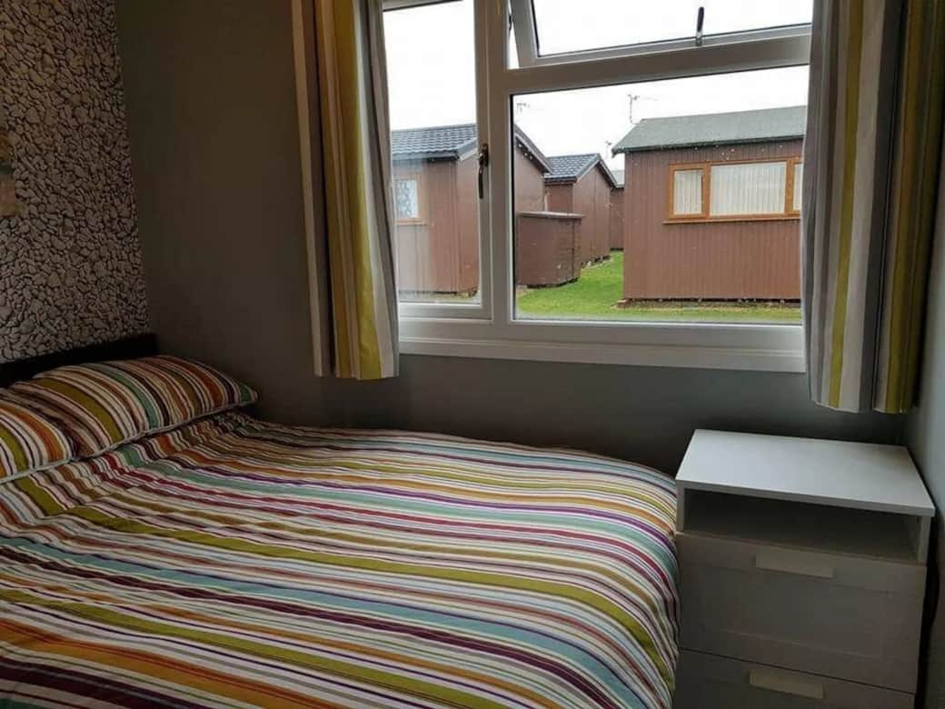Main bedroom (2)