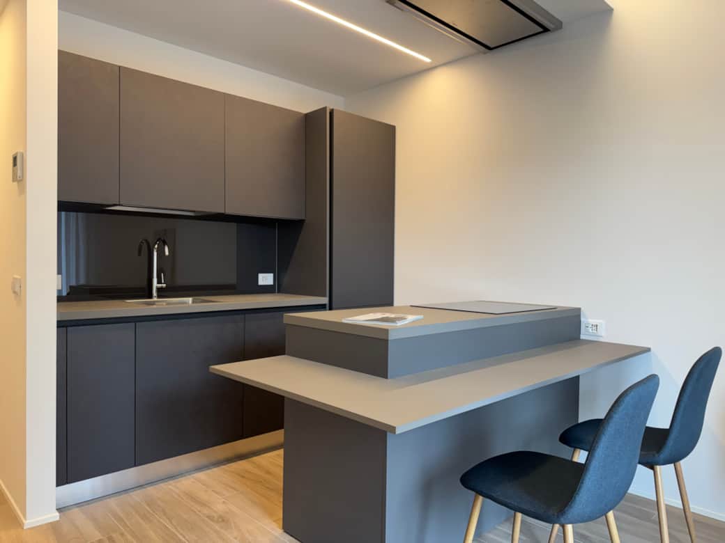 Il Niro Kitchen side 1