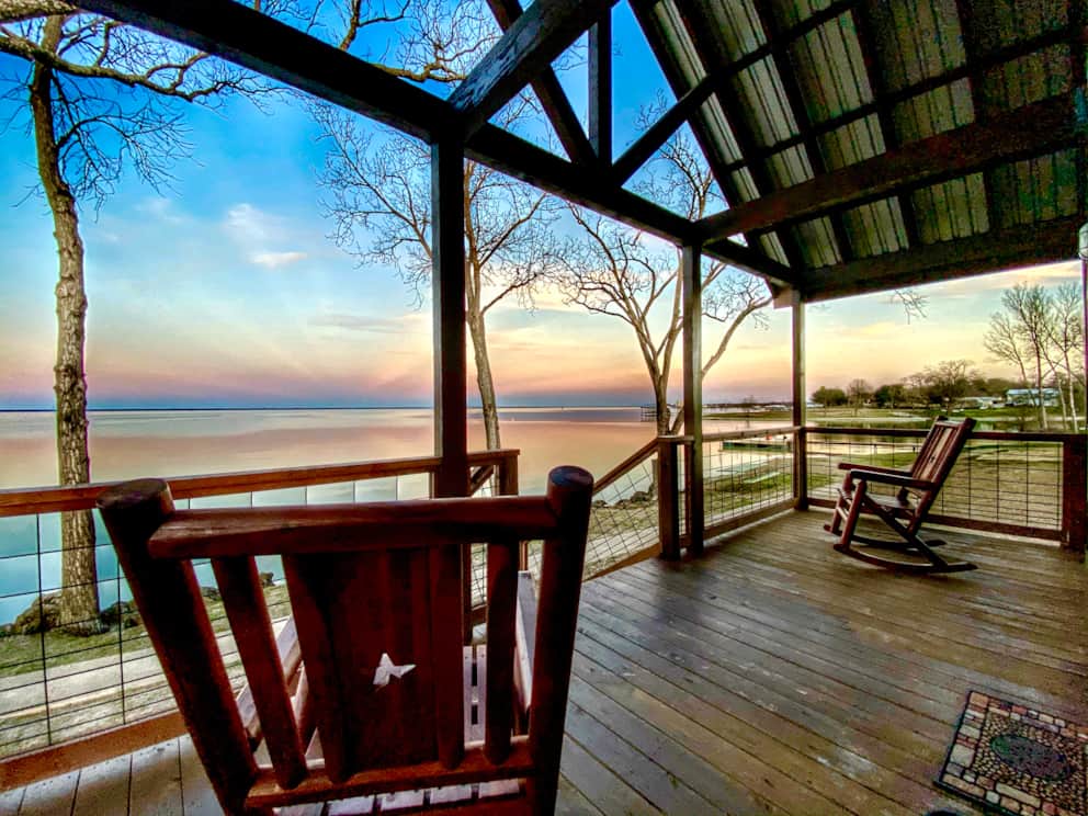 The Dallas Cabin Vacation Home in Wills Point