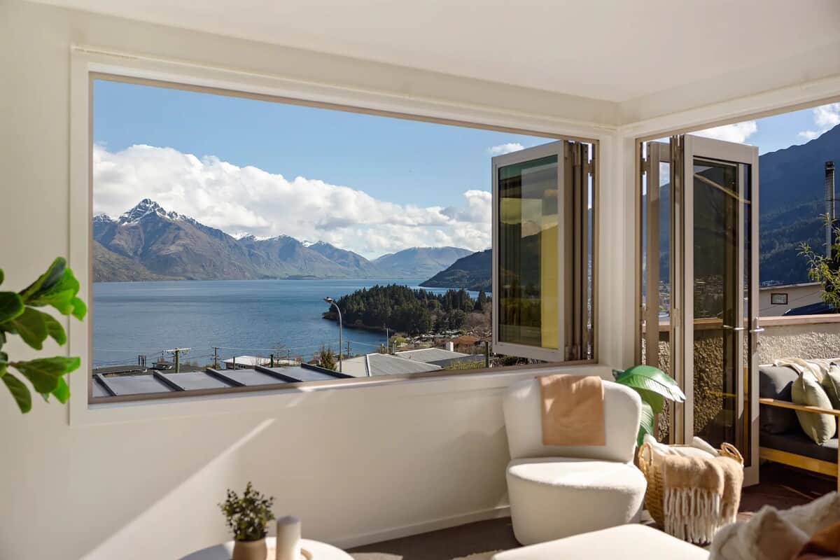 Alpine Lakeview 9B luxury holiday apartment Queenstown New Zealand