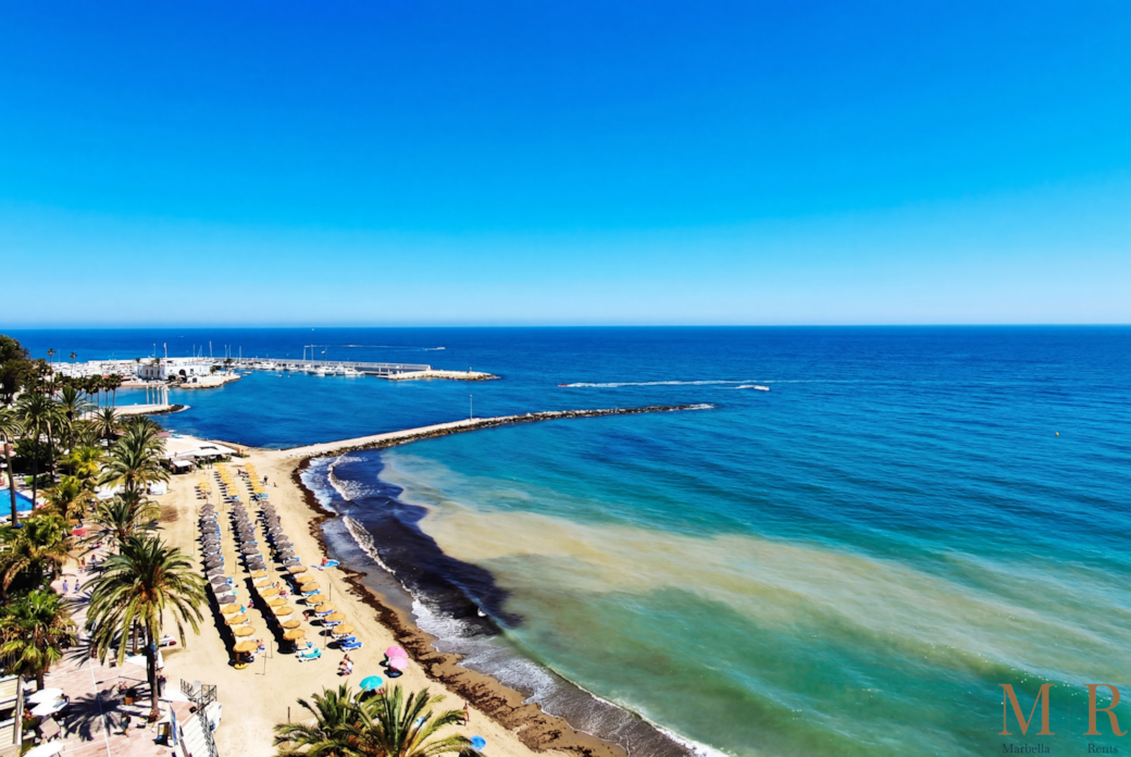 Unobstructed panoramic seaview.