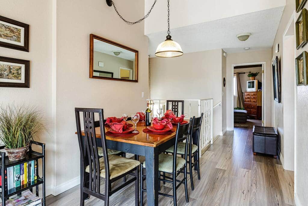 Dining room seats 6 comfortably. Dining room seats 6 comfortably.