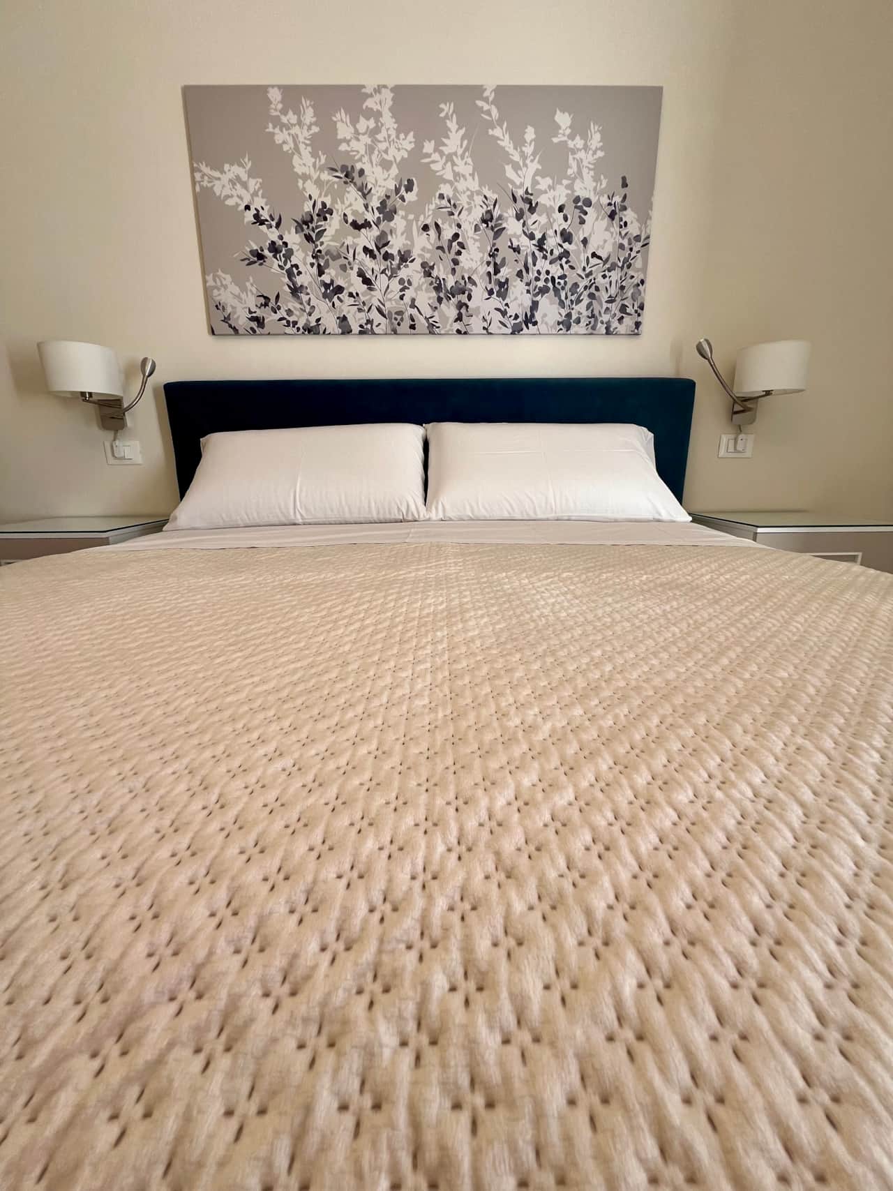 Bedroom #1 Queensize Bed