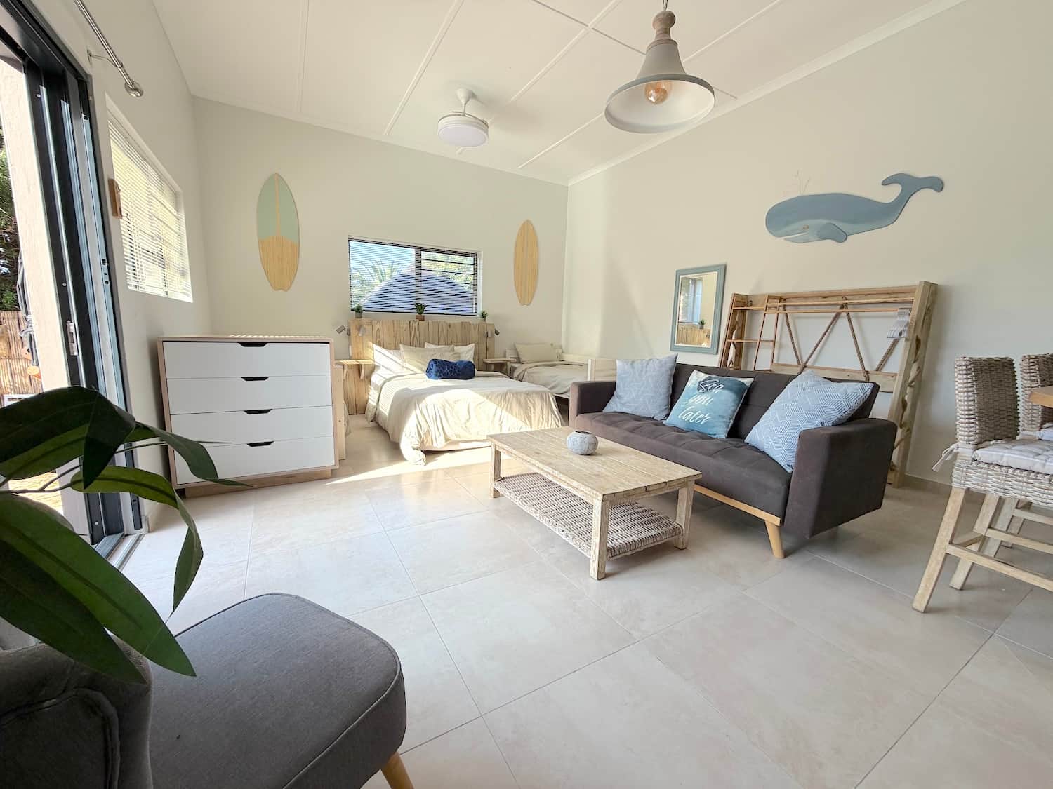 Whale Apartment
