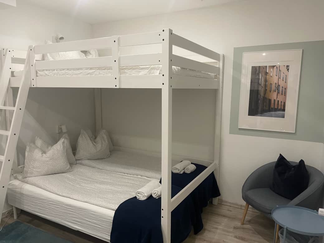 Two bunk beds and four single beds Two bunk beds and four single beds