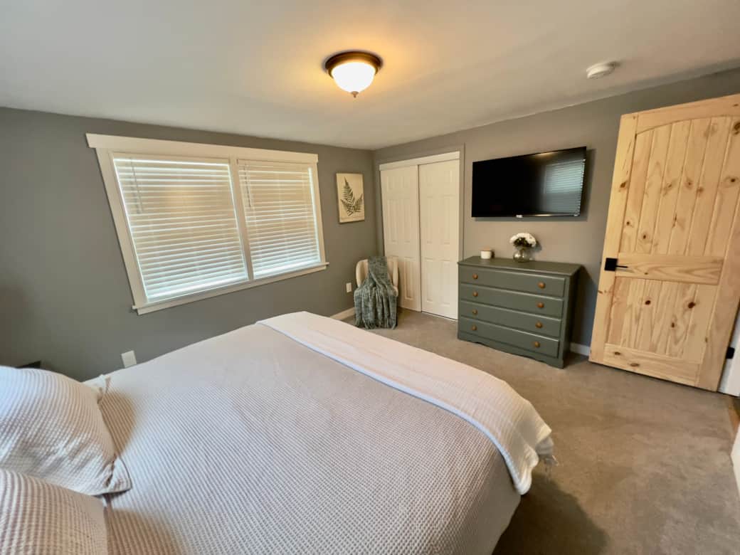 Bedroom 2 - King Bed