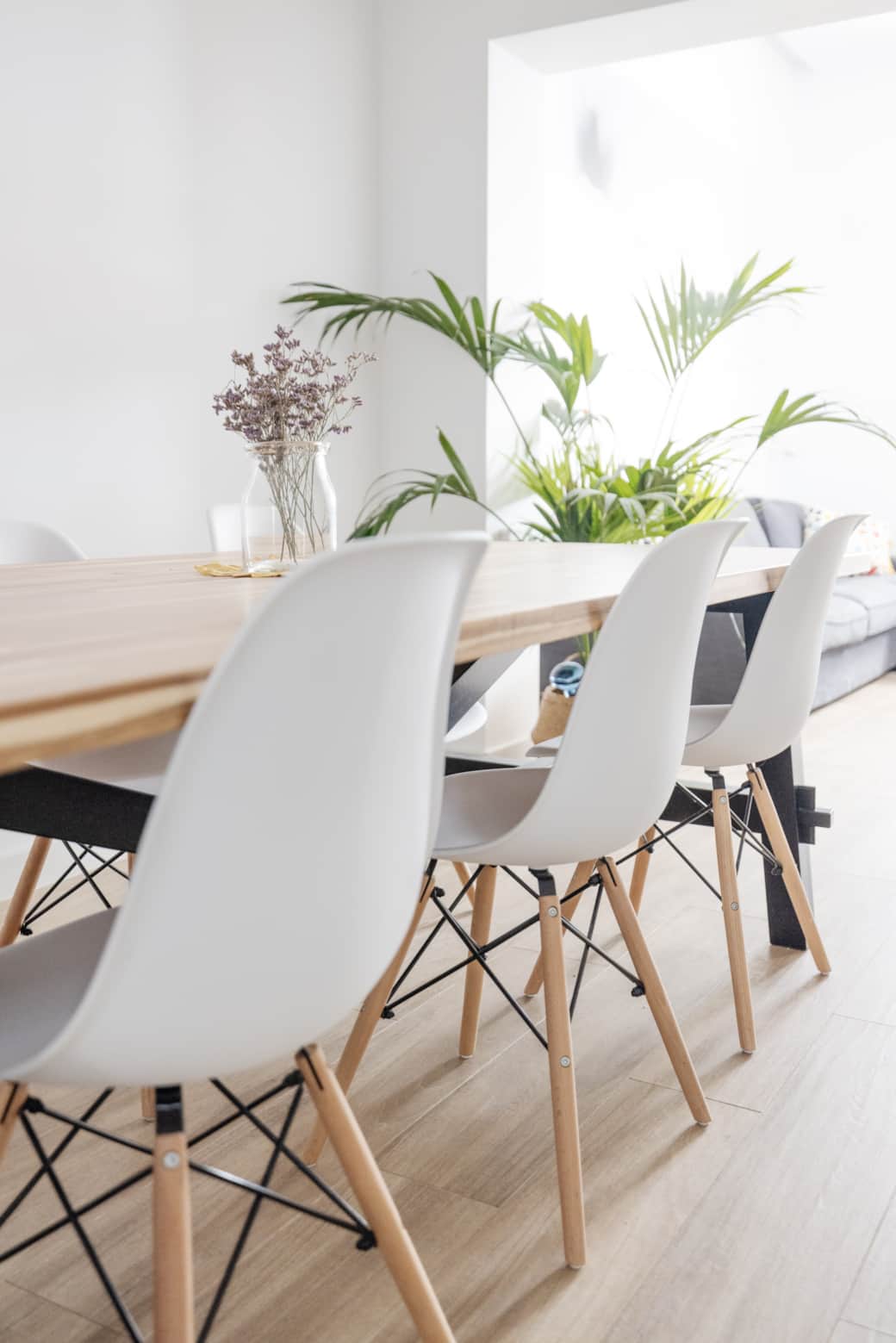 Sillas y mesa de comedor