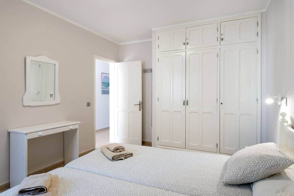 segundo dormitorio con dos camas individuales
