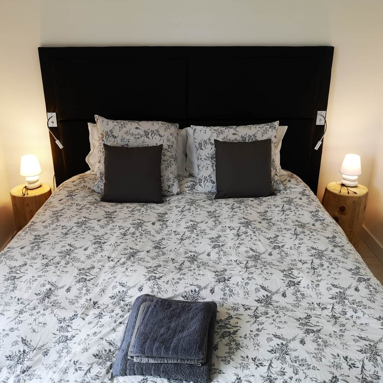Bedroom No 1 with 1 king size bed