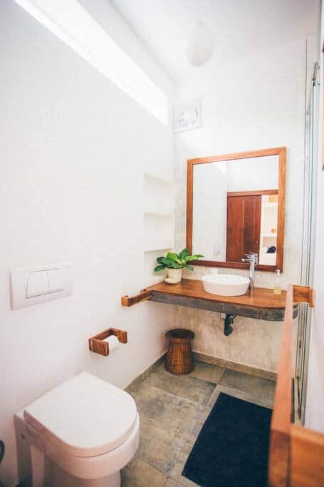 Each bedroom has it's own ensuite - complete with rain-showers and excellent water pressure
