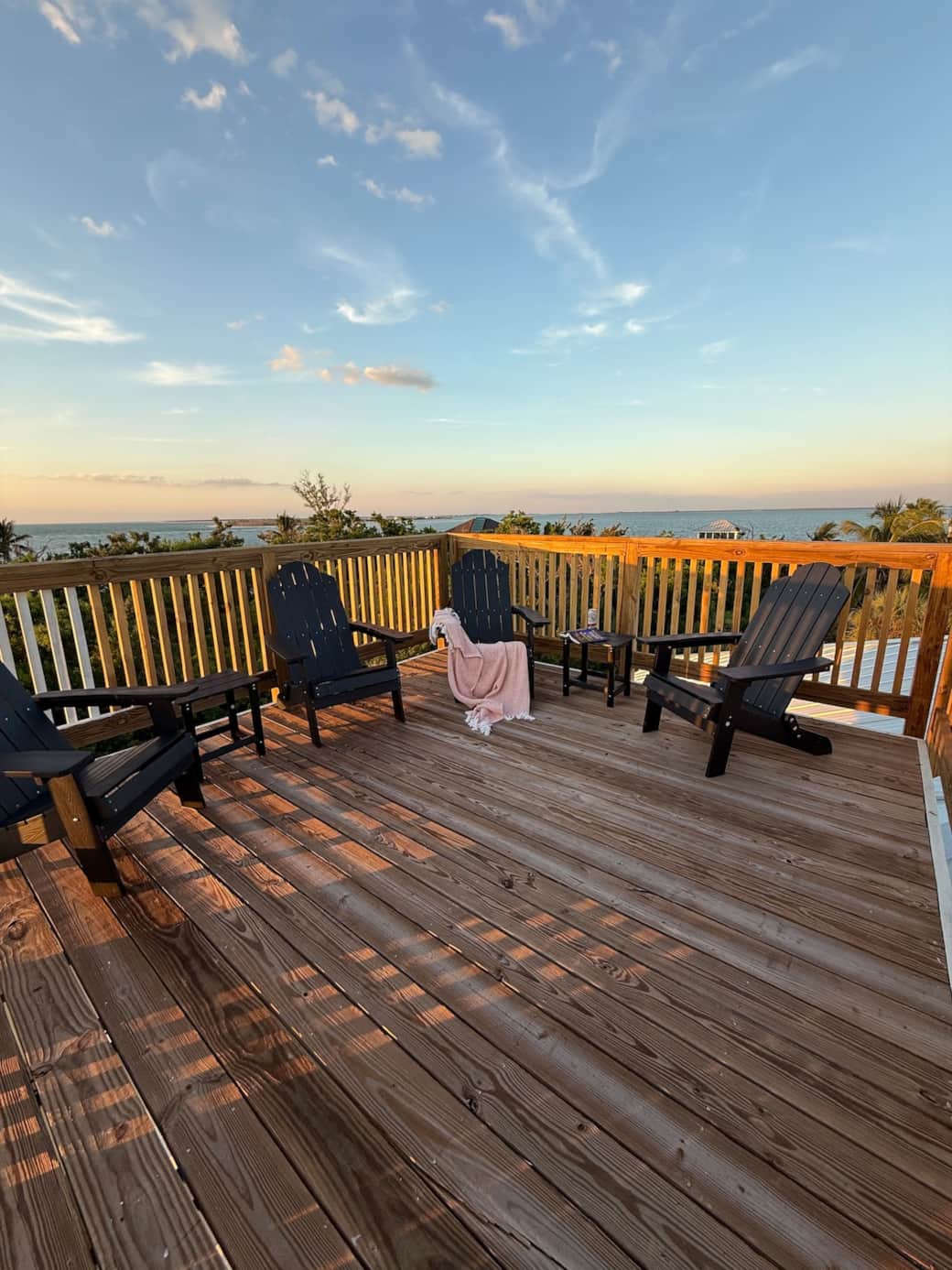 The crows nest is one of the best seats in the house. You get 360 degrees views of the island. Great place to have your coffee, read a book, sit in the sun or just relax!