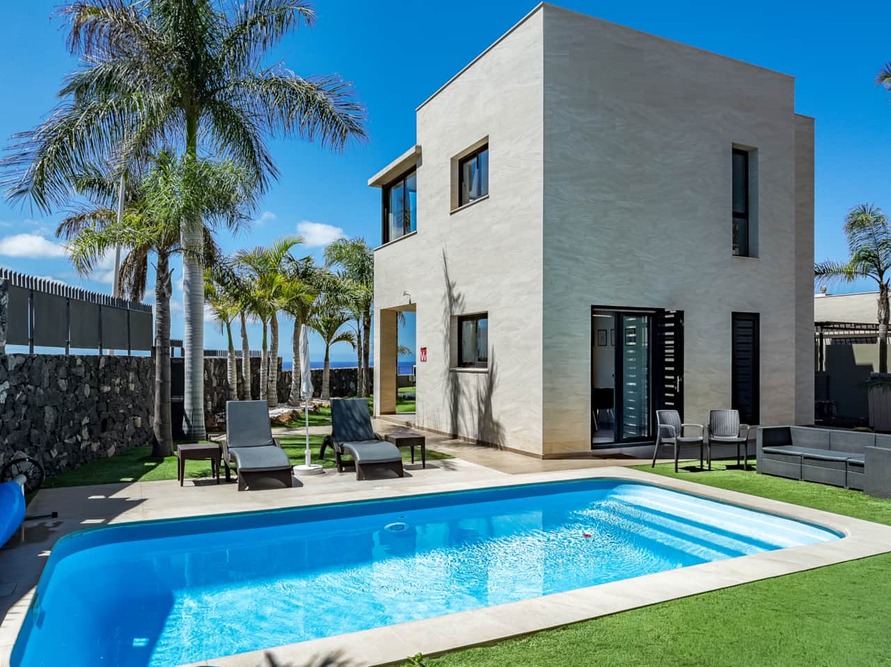 02 villa julia pool 02