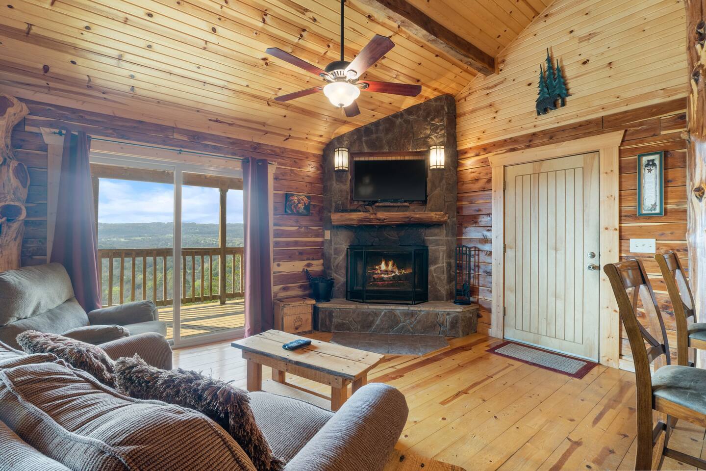 River Views, Hot Tub, King Bed