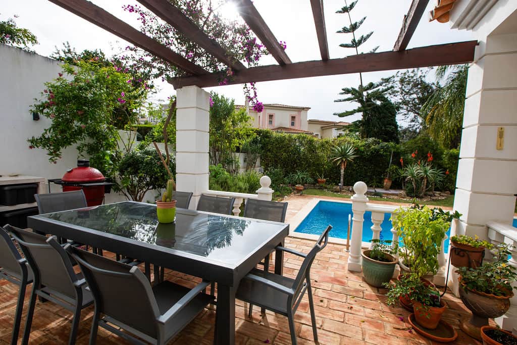 Outdoor Dinning Area 