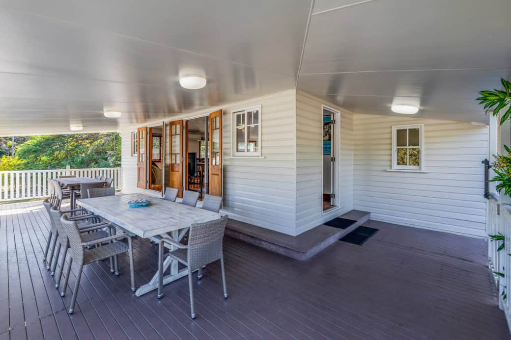 Verandah dining