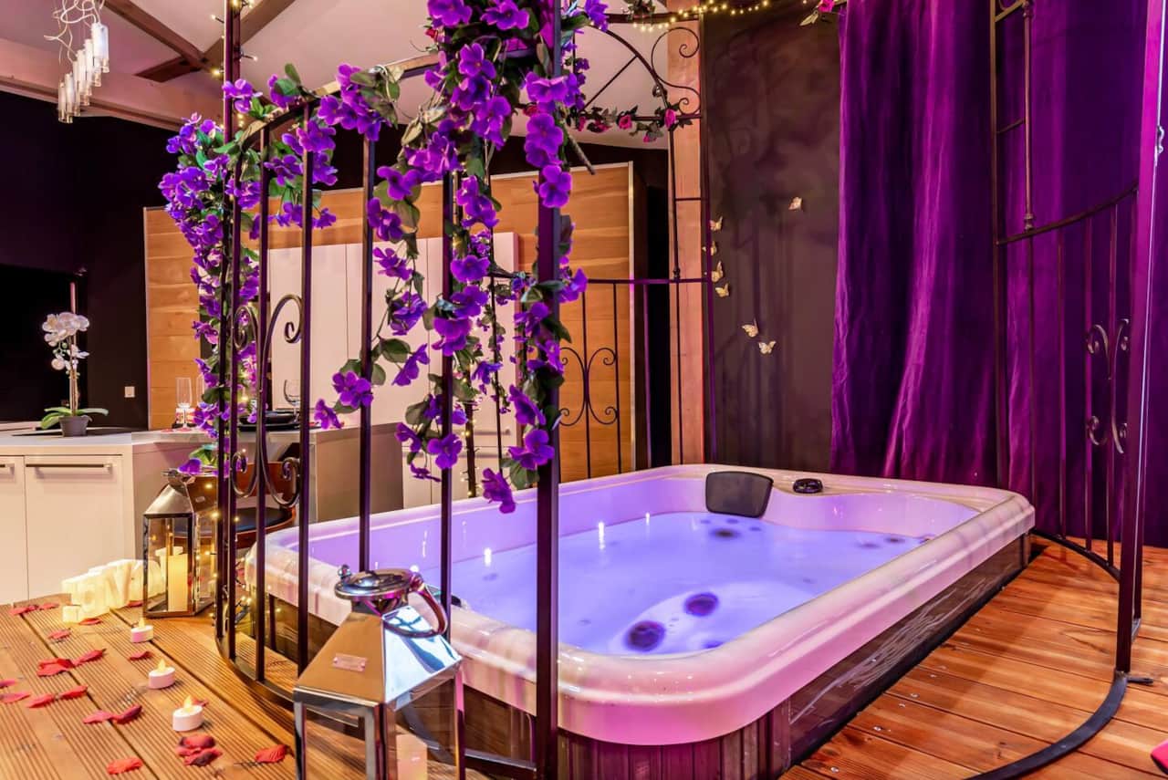 Jacuzzi spa 3 places déjà chaud à votre arrivée 