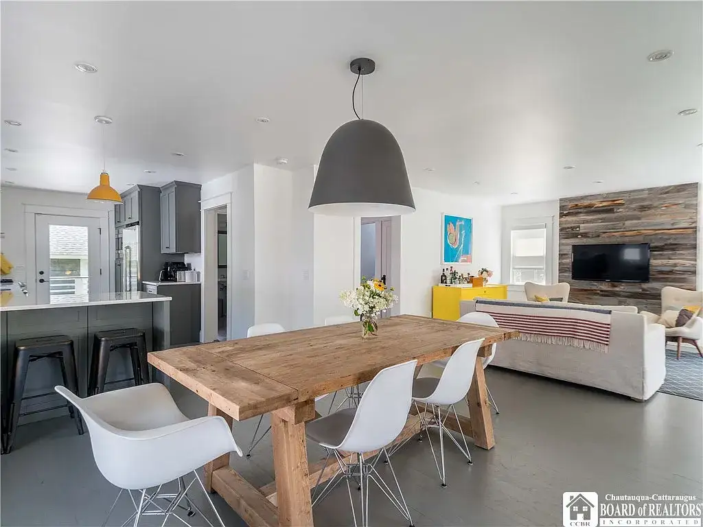 Spacious living area