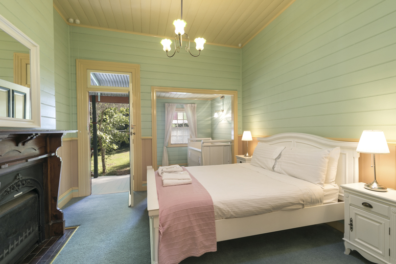 Bedroom 4 with Boori Sleigh cot for infants