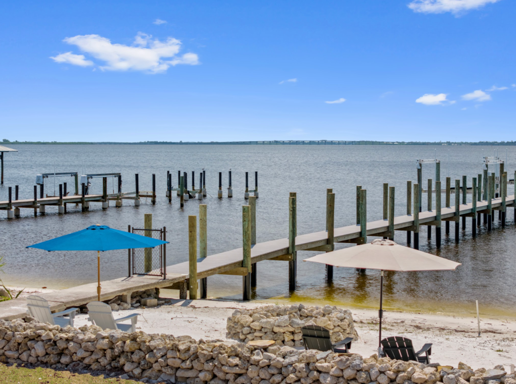 Dock