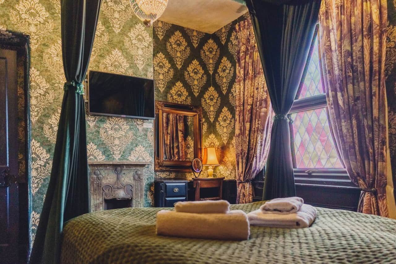 Emerald Bedchamber