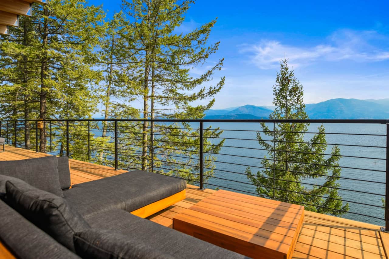12-web-or-mls-Deck-5.jpg