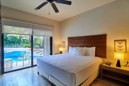 Zen Oasis Swim Up Condo Pool W Tiki Hut Bar + Gym photo 6