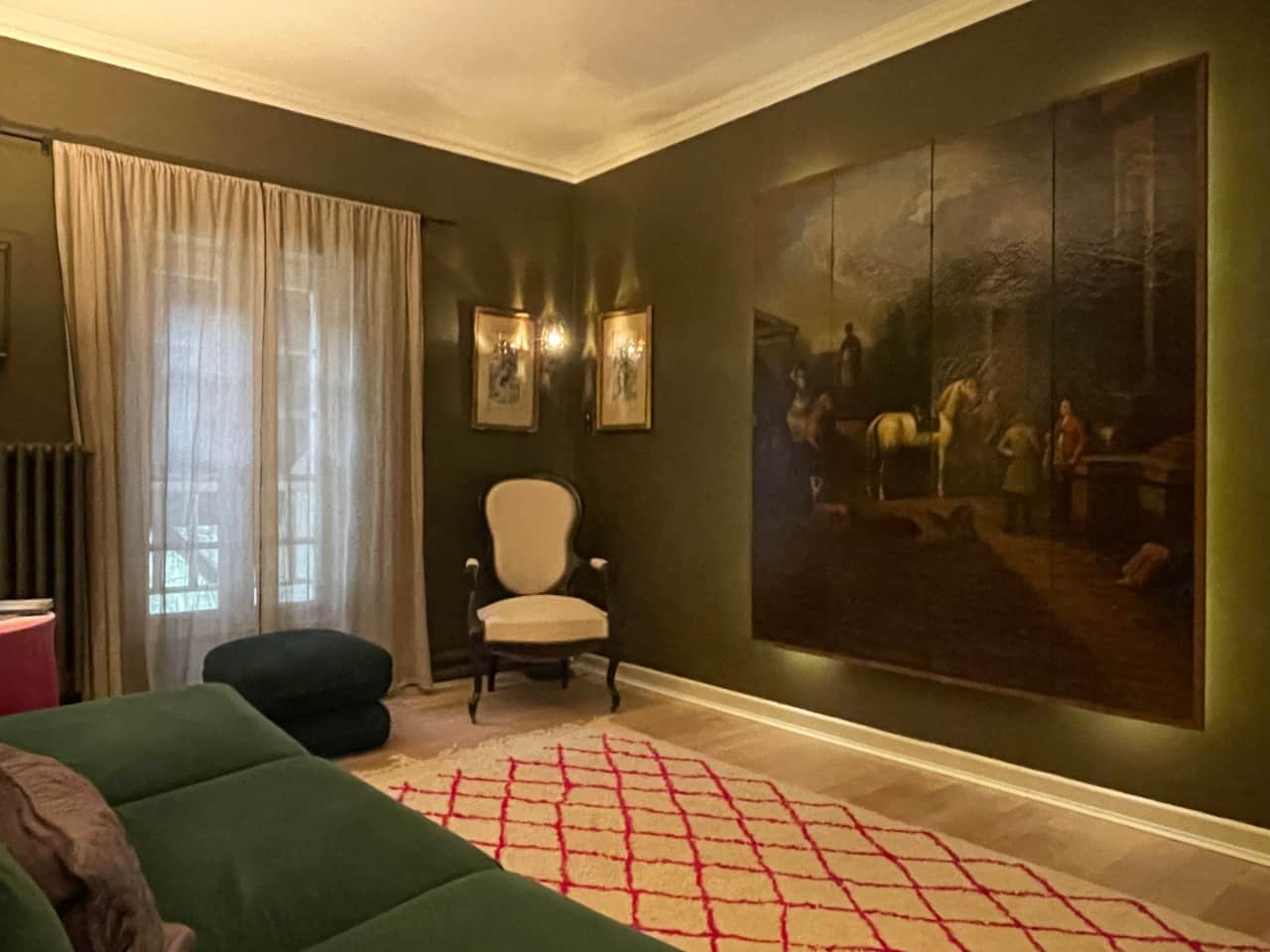 Salon Suite Acacia, TV cachée