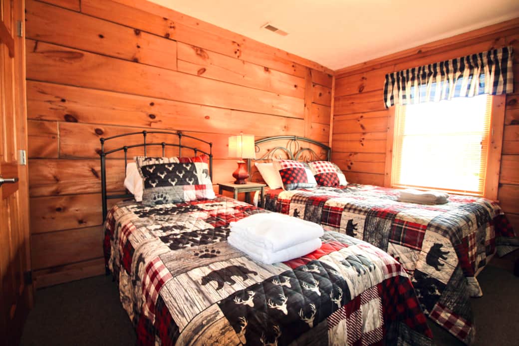 Nanook's Loggers Run - Bedroom 3 - Queen and Twin