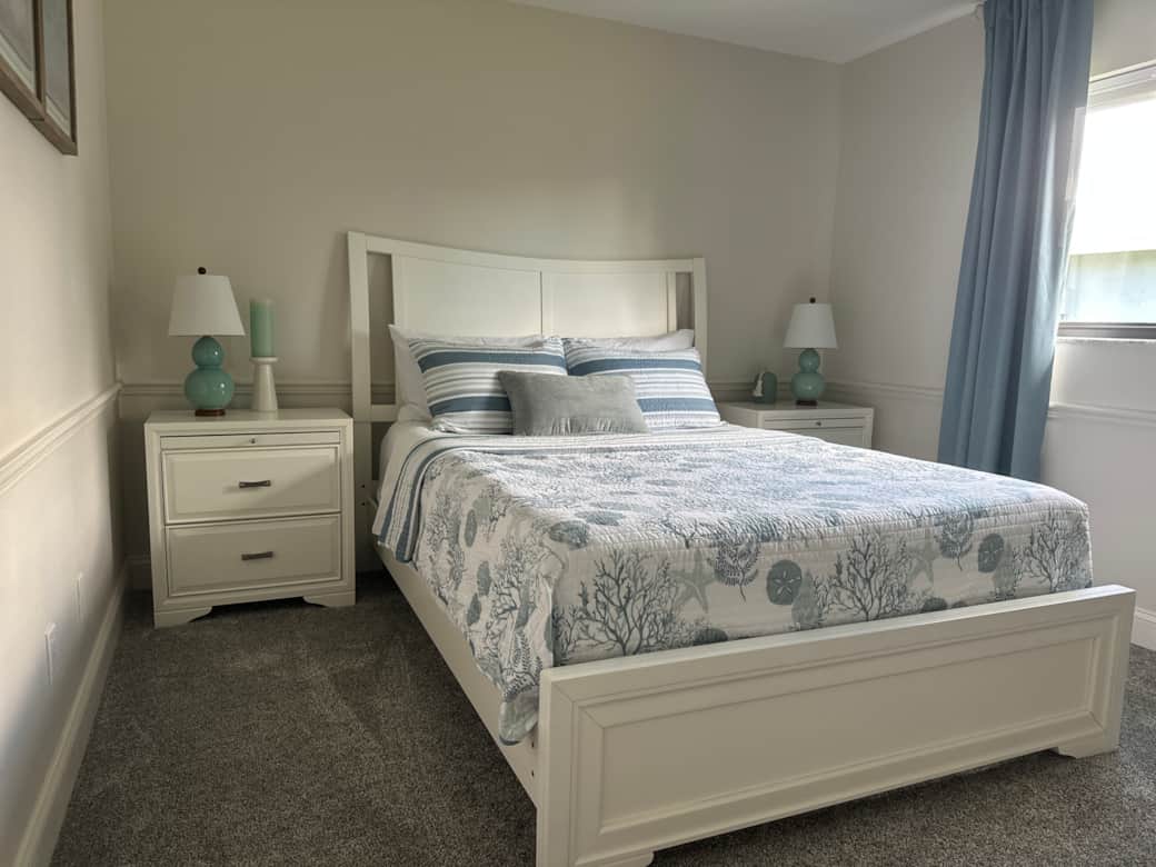 SW Cape -  Queen Bedroom with walk-in closet