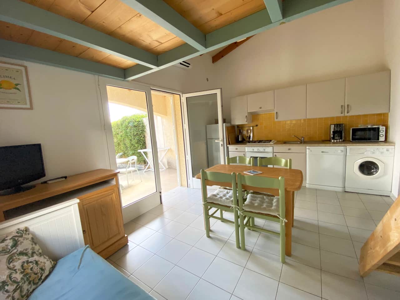 Cuisine salle à manger - Résidence Ogliastrello - Olmeto location vacance - Villa Rosula - piscine