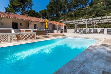 Piscine et terrasse