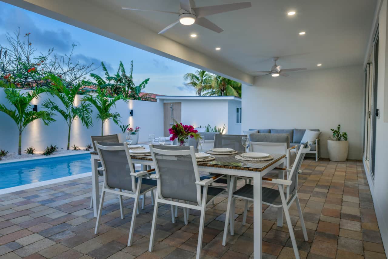 Covered dining area with seating for 6