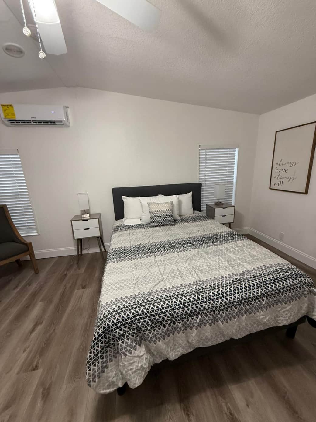 Beautiful blinds, decorative accents and warm lighting create a relaxing retreat. Lakeland, FL
