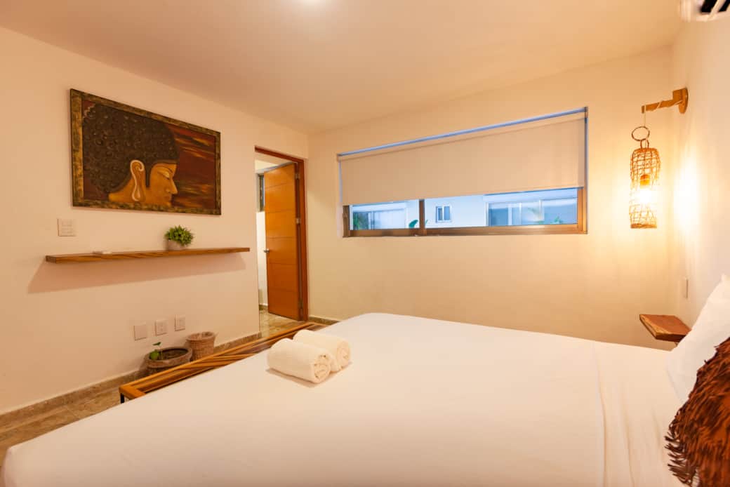 Bedroom 1 - 1 King size bed  Bedroom 1 - 1 King size bed