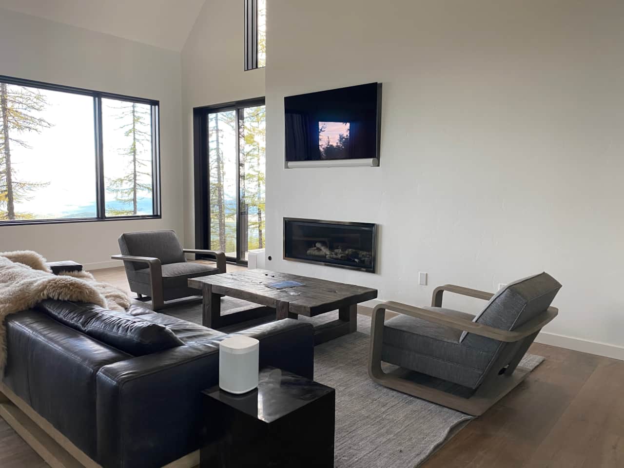 Living room with Fire Place