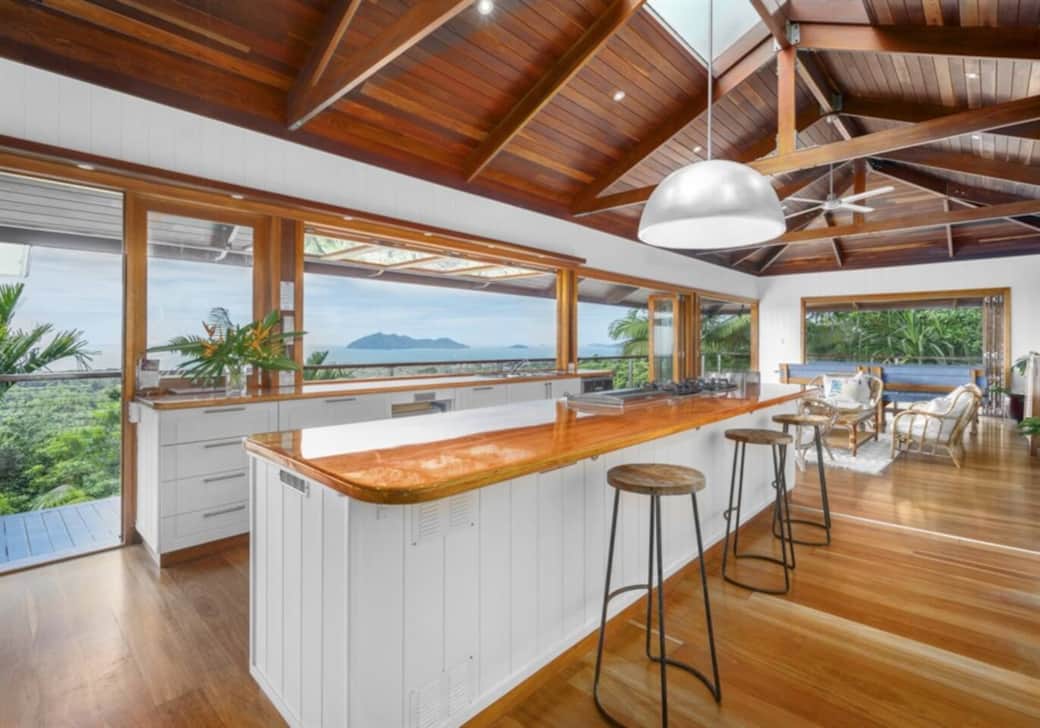 3. Stus Lookout - Kitchen View 3. Stus Lookout - Kitchen View